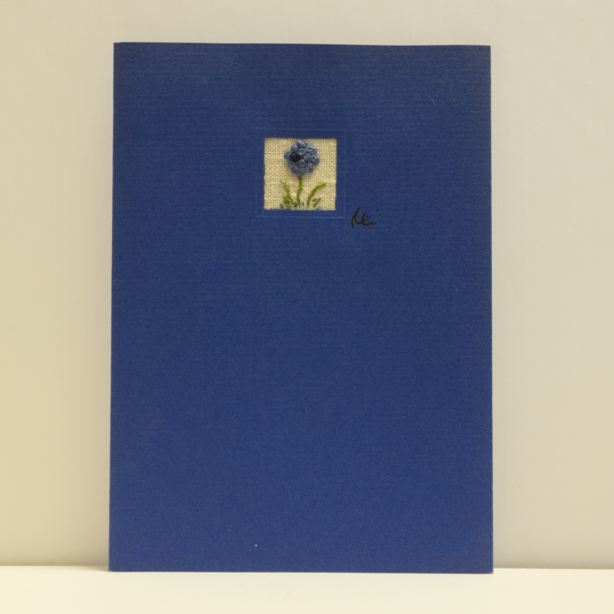 Grußkarte „Blume“ – handgestickt